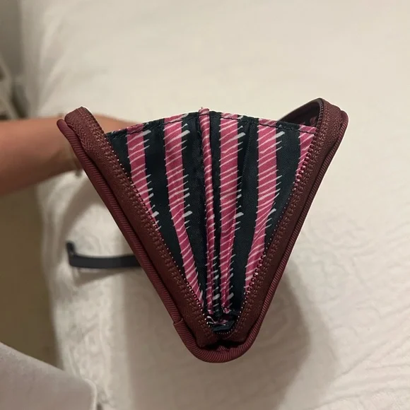 NWT Vera Bradley Women’s Burgundy Wallet - Picture 9 of 10